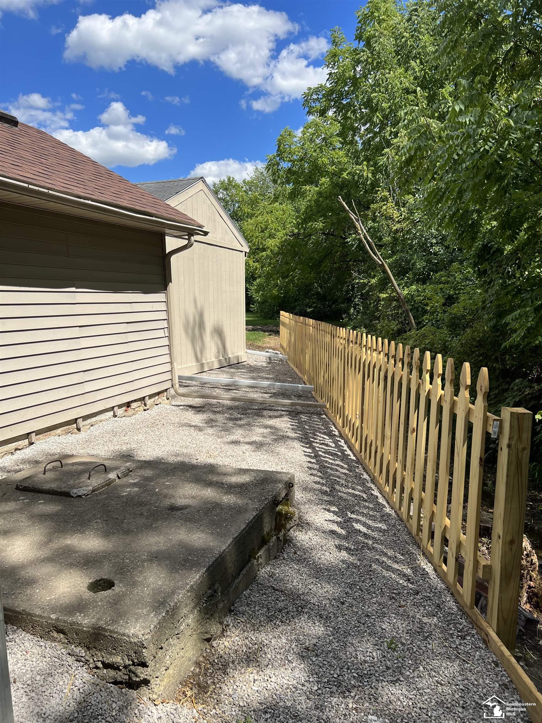 2025 Strasburg Road, Unit 2025 STRASBURG 2 ( UP) Monroe, MI 48161 - Photo 8 of 46