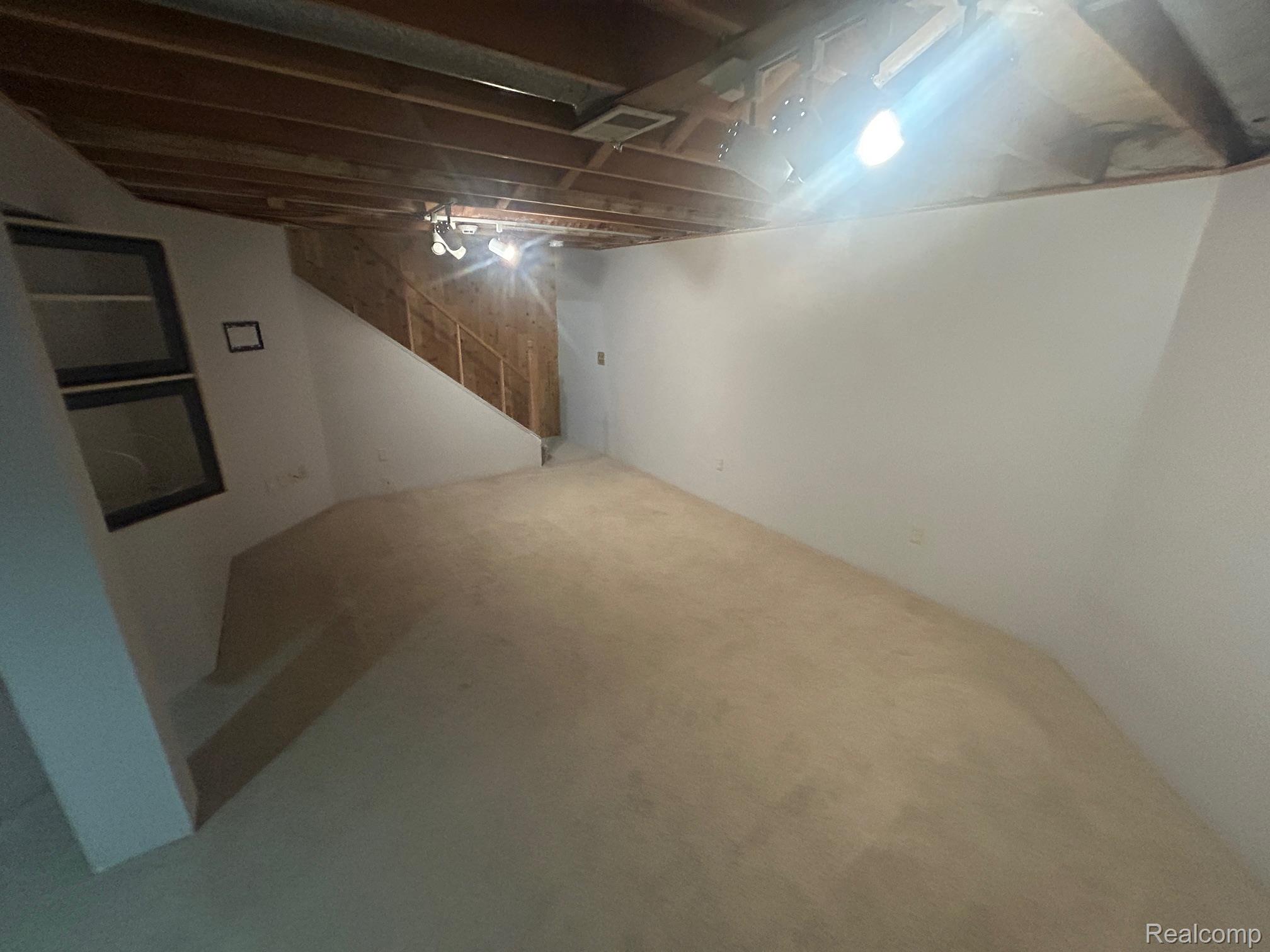 31164 Country Way Farmington, MI 48331 - Photo 22 of 33 Unfinished basement with carpet