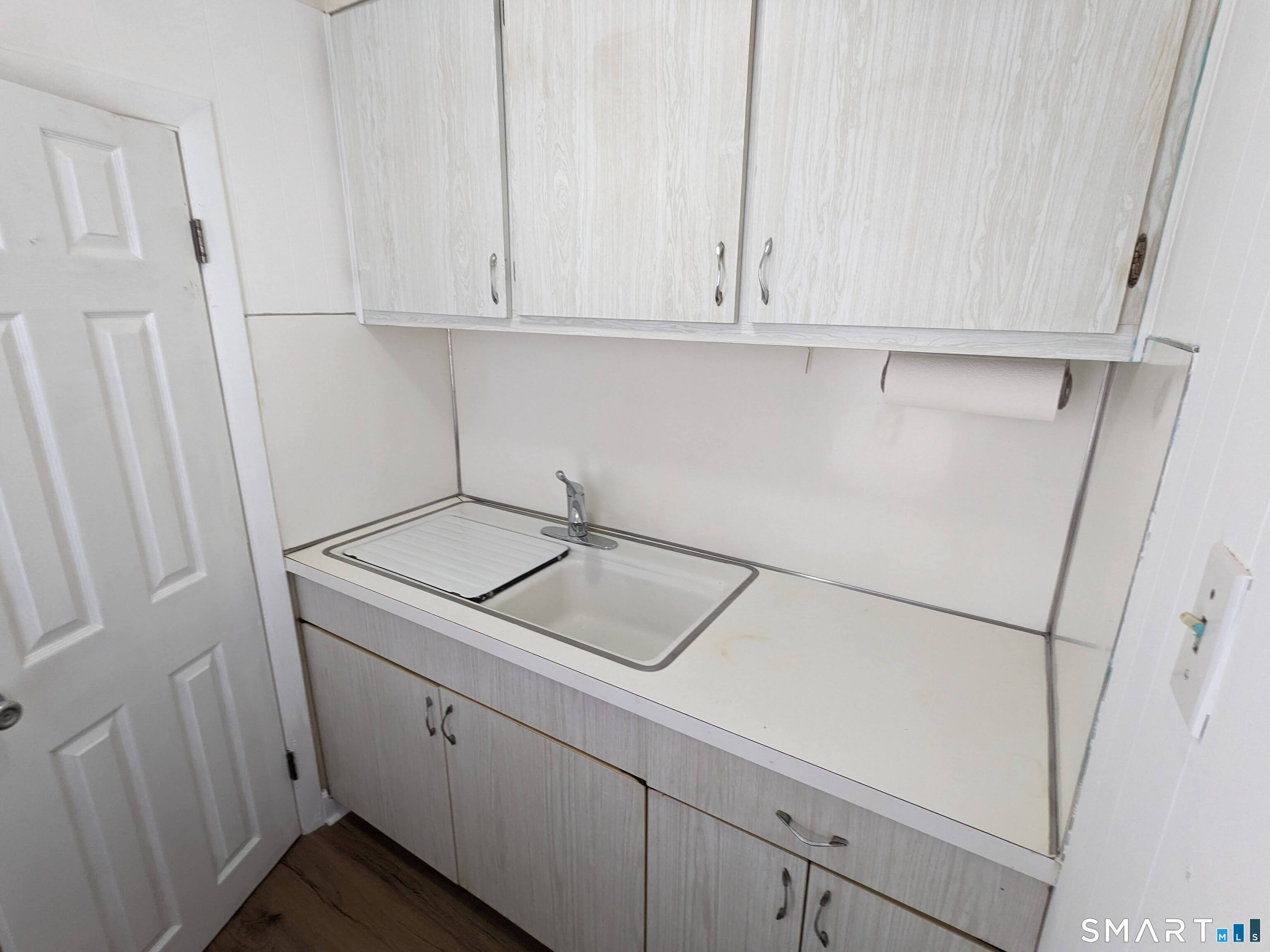 232 Hawkins Street Derby, CT 06418 - Photo 21 of 27 a utility room with dryer and washer