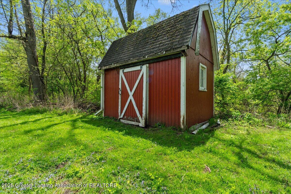 3341 Tecumseh River Road Lansing, MI 48906 - Photo 26 of 34 37-Media Jett - 37