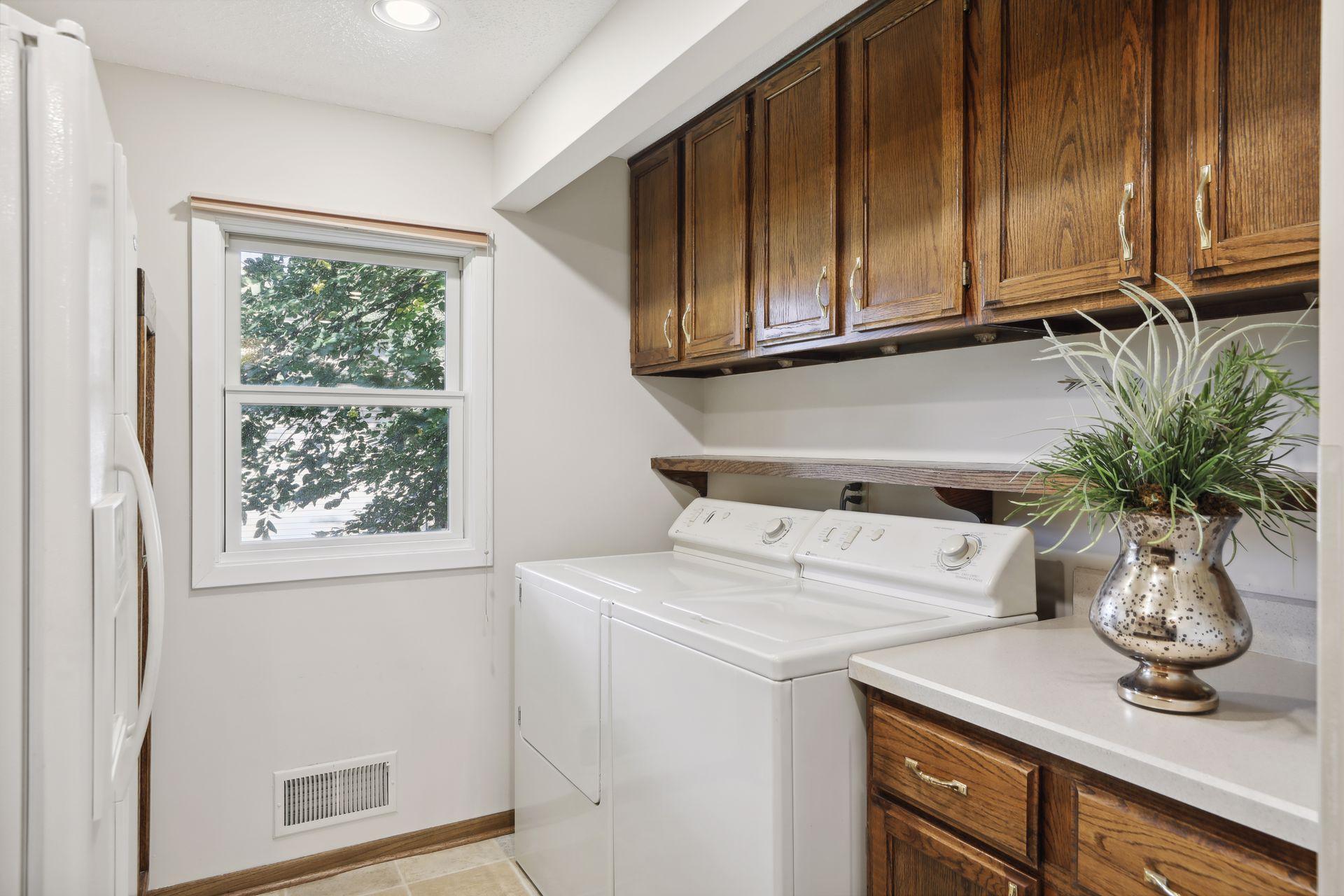 1307 Amble Road Arden Hills, MN 55112 - Photo 8 of 15 Gallery Image 8