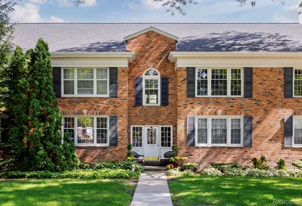 $199,000 | 150 Billingsgate Court, Unit D, Bloomfield Hills, MI 48301