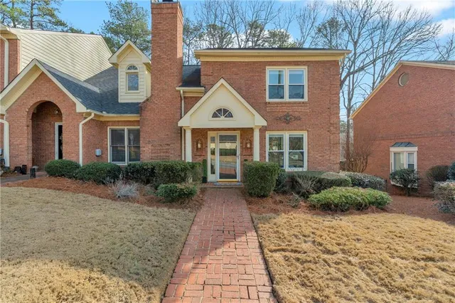 $385,000 | 2705 Holcomb Springs Drive, Alpharetta, GA 30022