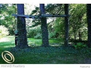 58 Manor Road Bloomfield Hills, MI 48304 - Photo 22 of 23 Garden Swing Set