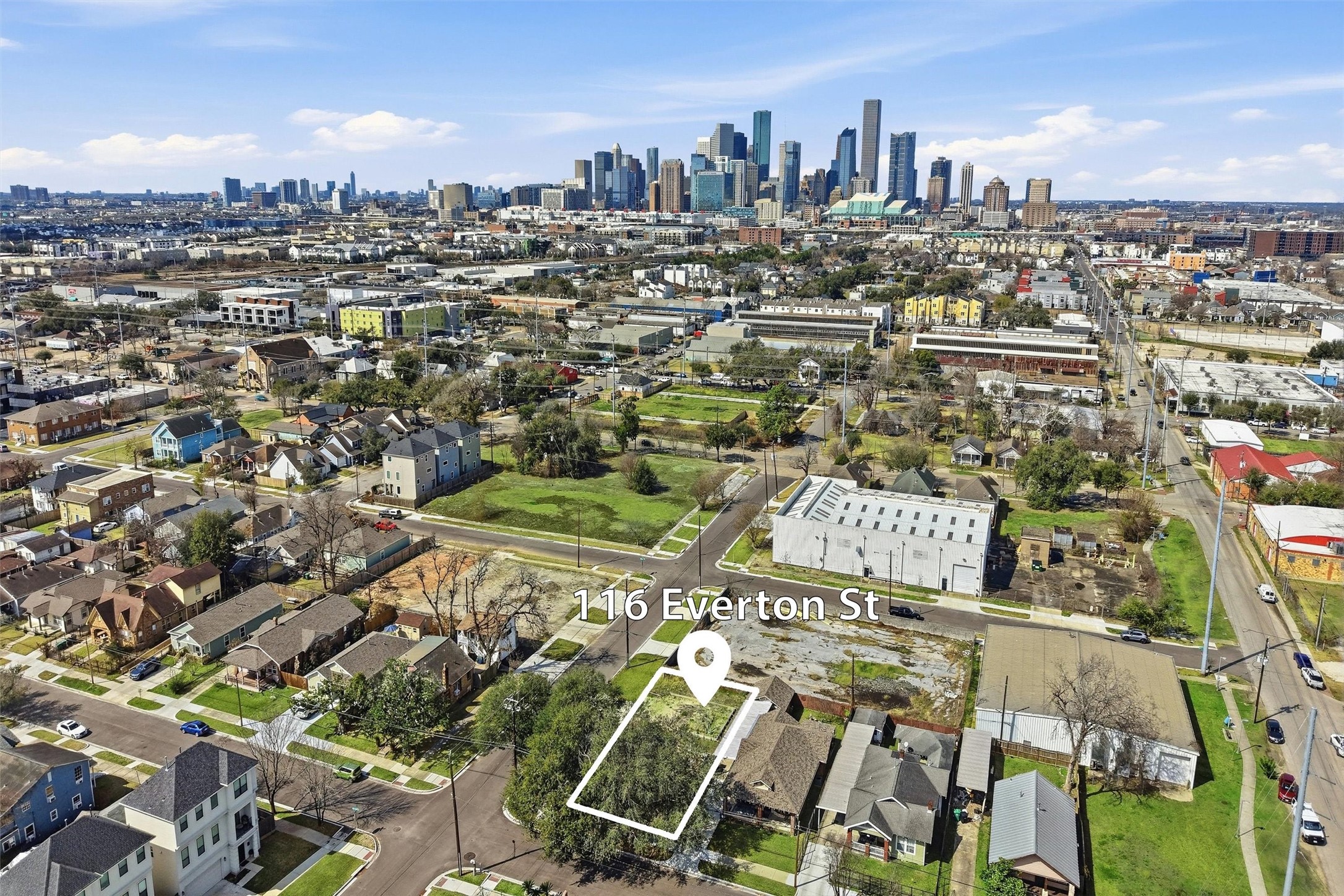 116 Everton Street Houston, TX 77003 - Photo 1 of 14 a view of a city