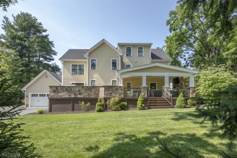 40 Sunnybrook Road Bernards, NJ 07920 - Photo 28 of 30 a front view of a house with garden