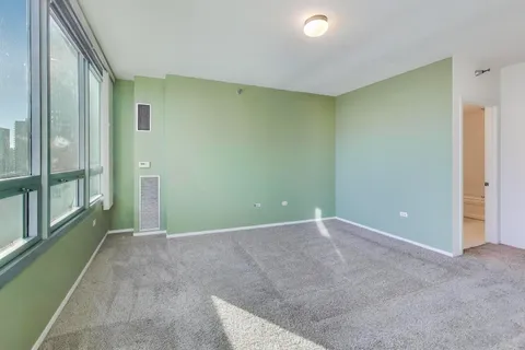 $275,000 | 701 South Wells Street, Unit 1402, Chicago, IL 60607