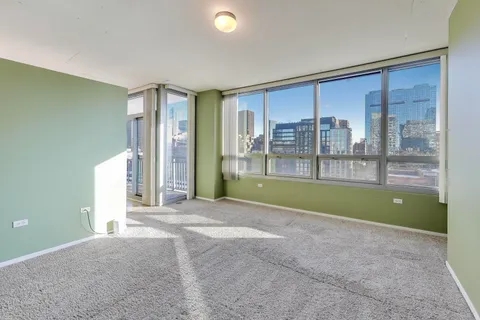 $275,000 | 701 South Wells Street, Unit 1402, Chicago, IL 60607