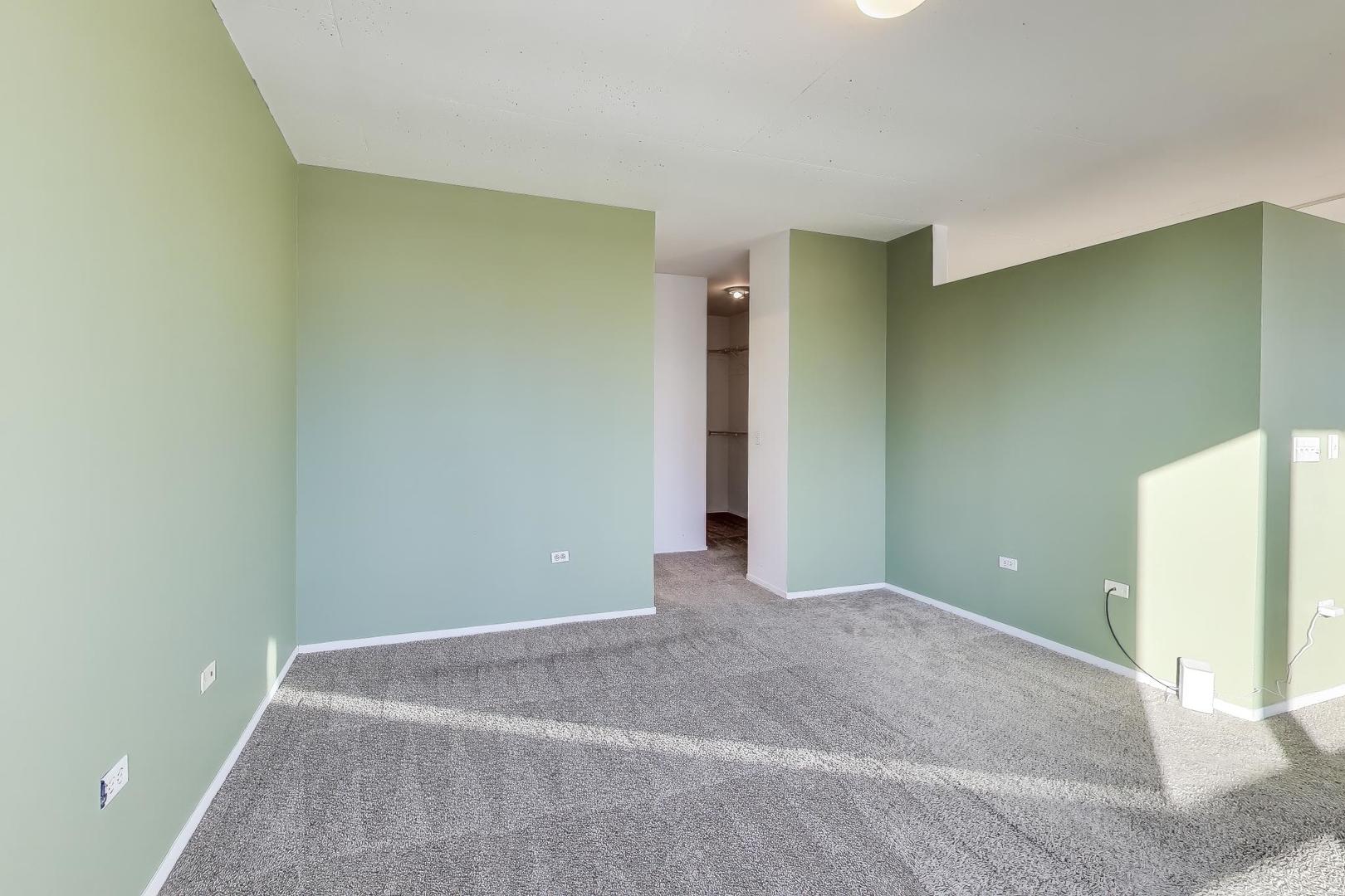 701 South Wells Street, Unit 1402 Chicago, IL 60607 - Photo 16 of 47 a view of a room with an empty space