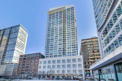 $275,000 | 701 South Wells Street, Unit 1402, Chicago, IL 60607