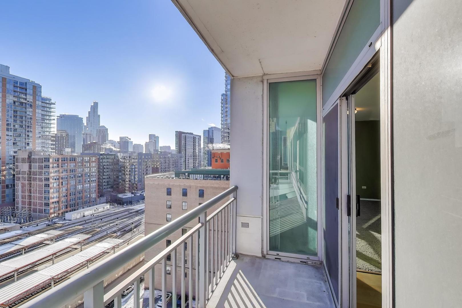 701 South Wells Street, Unit 1402 Chicago, IL 60607 - Photo 21 of 47 a view of balcony