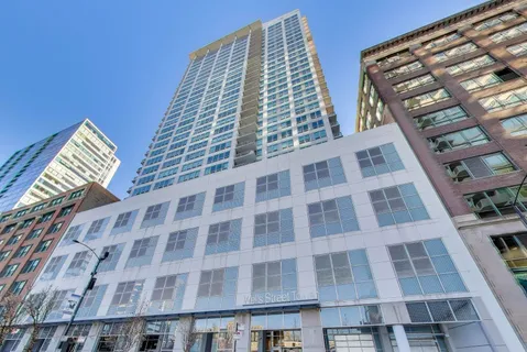 $275,000 | 701 South Wells Street, Unit 1402, Chicago, IL 60607