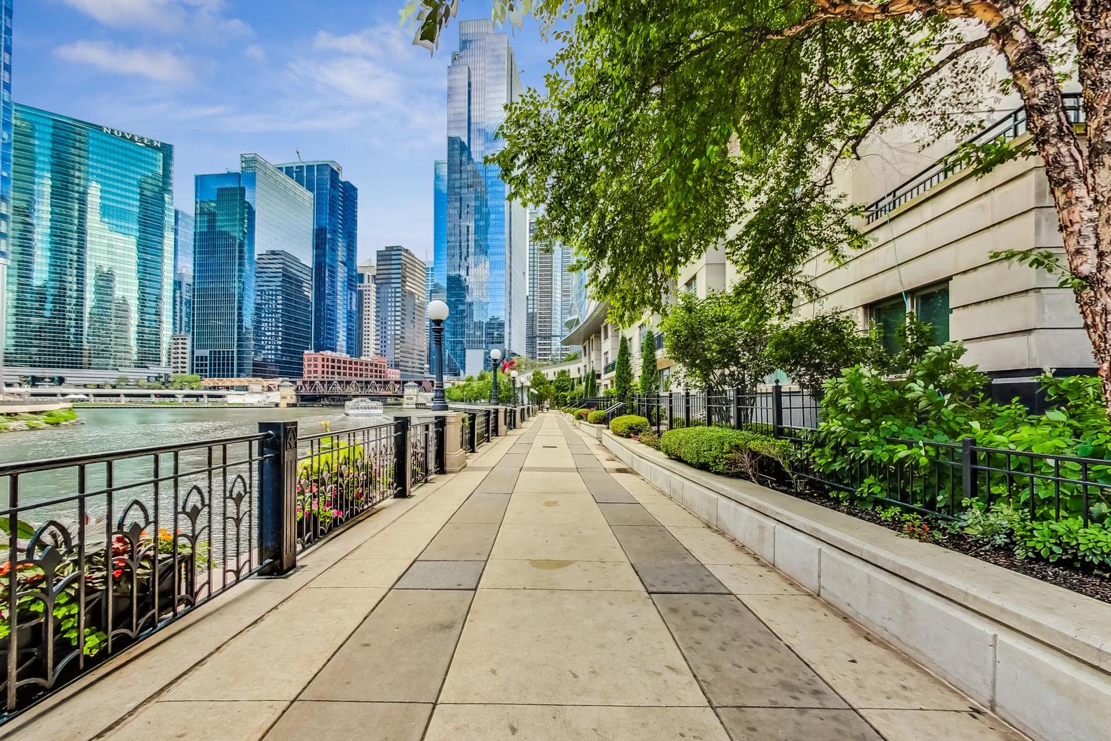 701 South Wells Street, Unit 1402 Chicago, IL 60607 - Photo 40 of 47