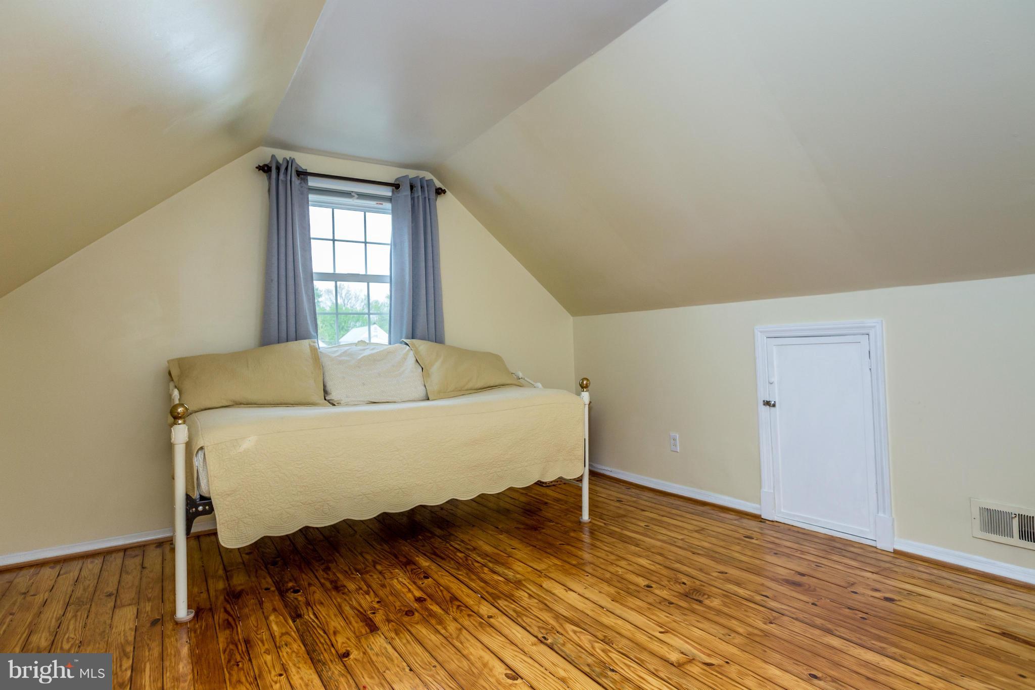 2508 Linwood Road Baltimore, MD 21234 - Photo 22 of 27 Upper Level Bedroom 3