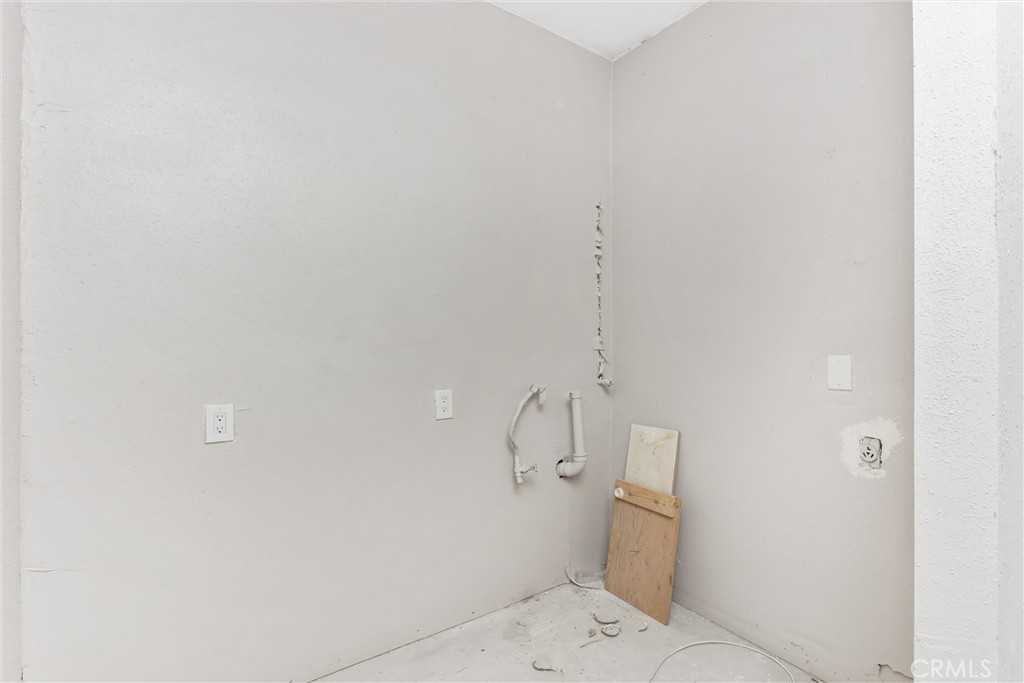 26525 Papago Road Apple Valley, CA 92307 - Photo 10 of 40