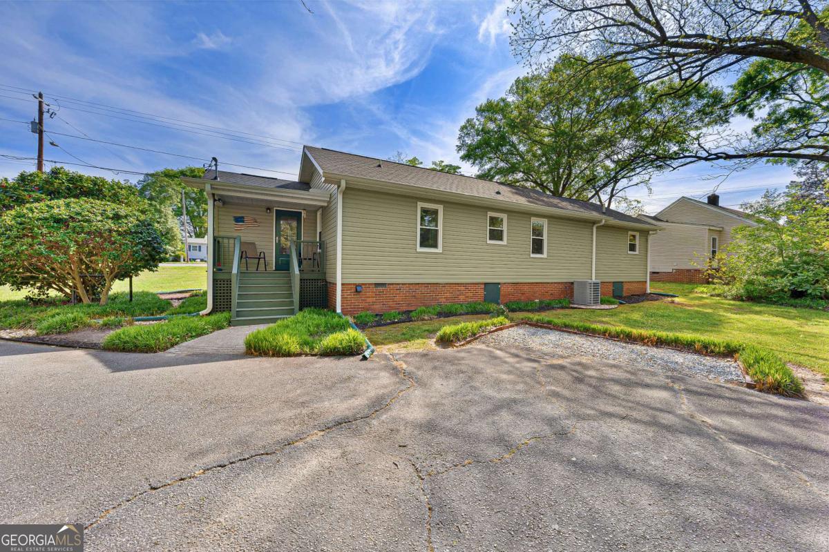 810 Benson Street Hartwell, GA 30643 - Photo 30 of 41 Gallery Image 30