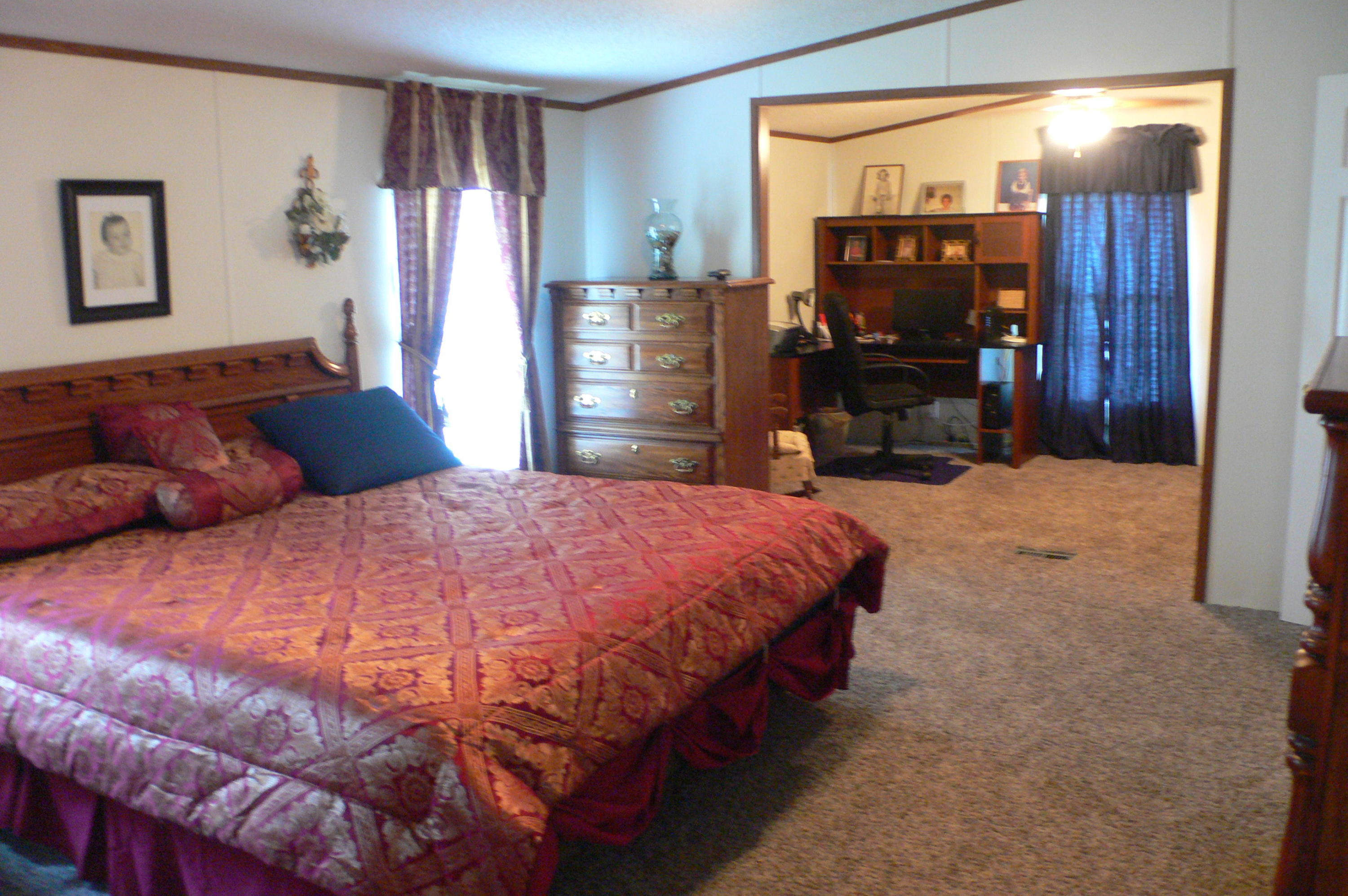 535 Strader Road Powell, TN 37849 - Photo 14 of 26 Huge Master Suite with attached office