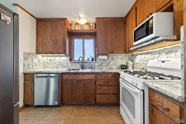 $899,000 | 30 Manzanita Avenue, Novato, CA 94945