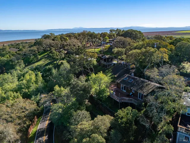 $899,000 | 30 Manzanita Avenue, Novato, CA 94945