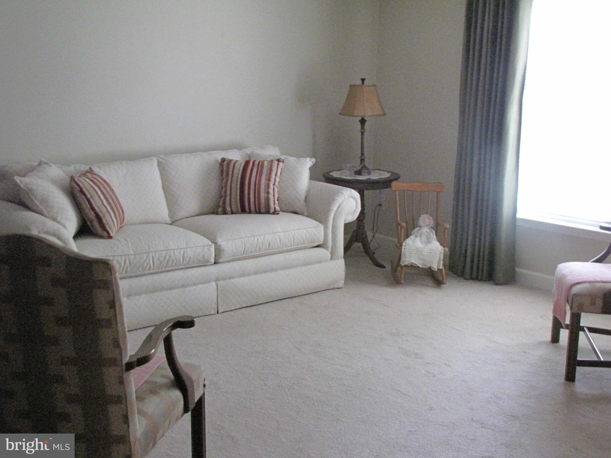 7816 Metacomet Road Hanover, MD 21076 - Photo 15 of 30 Living Room