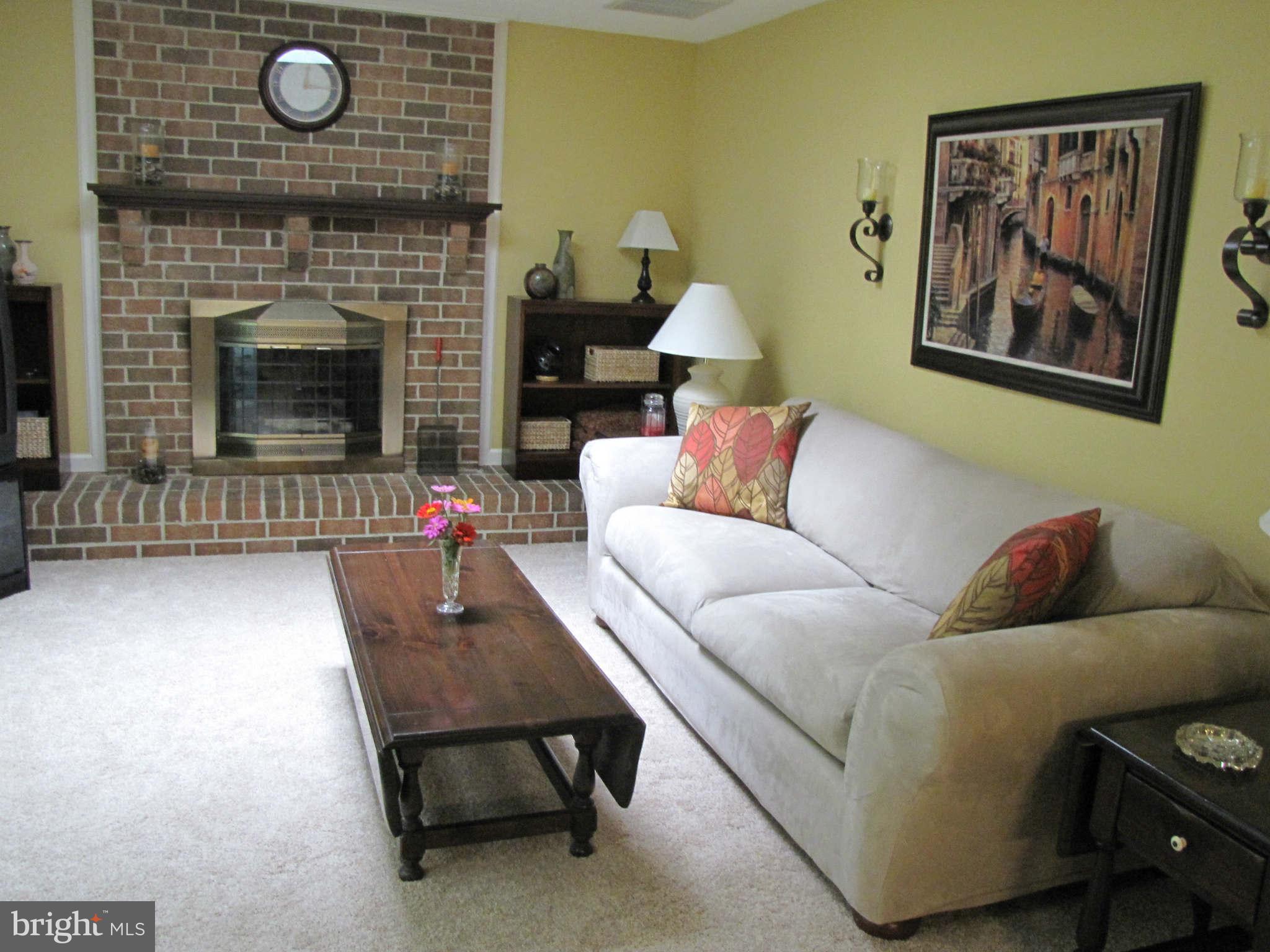 7816 Metacomet Road Hanover, MD 21076 - Photo 10 of 30 Family Room