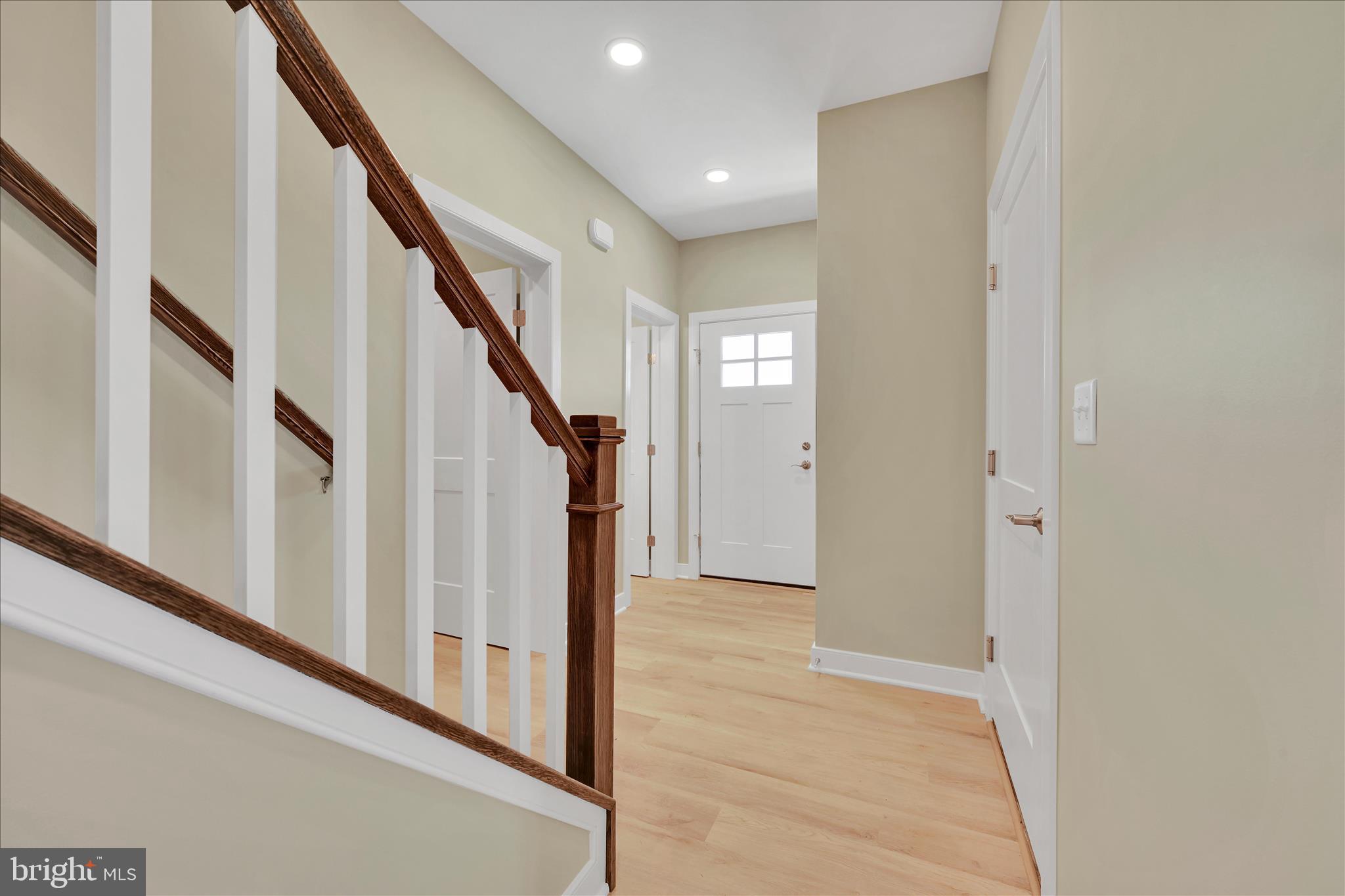 309 Ridgefield Drive Elizabethtown, PA 17022 - Photo 4 of 34 Foyer
