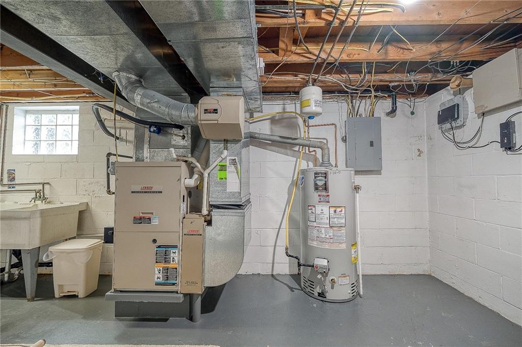 21 Spring Street Etna, PA 15223 - Photo 21 of 27 a utility room with dryer and washer