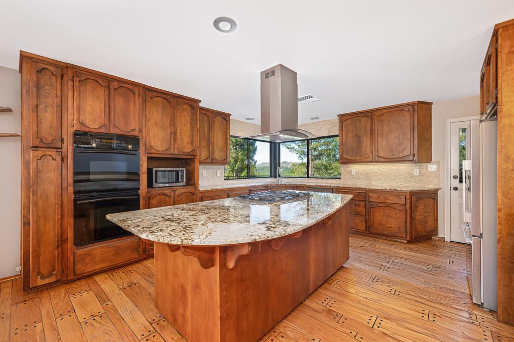 7040 Goferbroke Road Georgetown, CA 95634 - Photo 12 of 50 This large and gorgeous kitchen will be the heart of your home