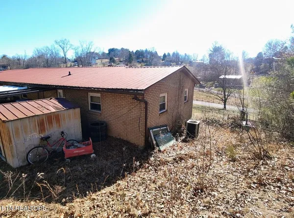 $159,000 | 190 Parliament Road, Harrogate, TN 37752