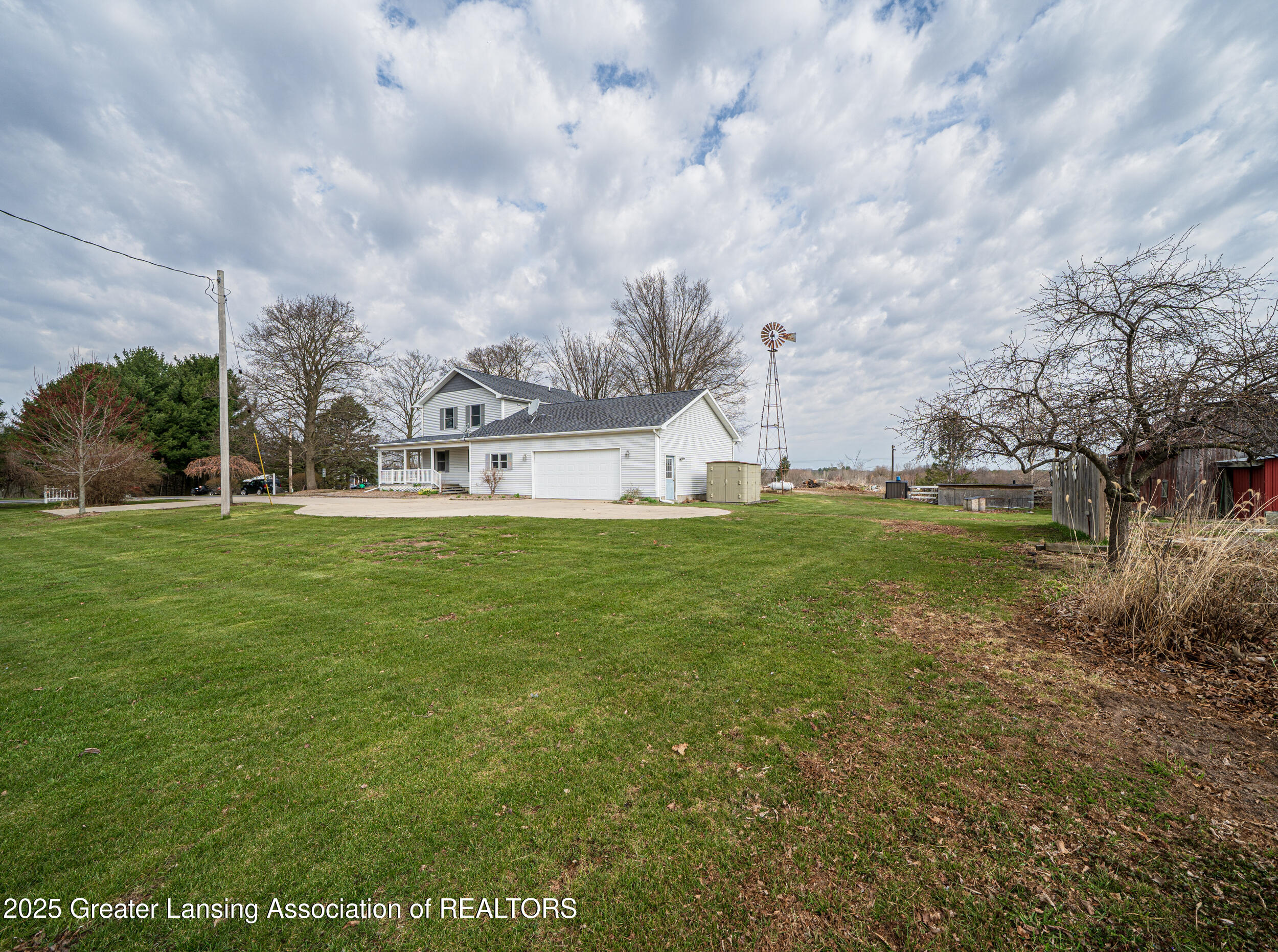 13577 Upton Road Bath, MI 48808 - Photo 31 of 43 Side View