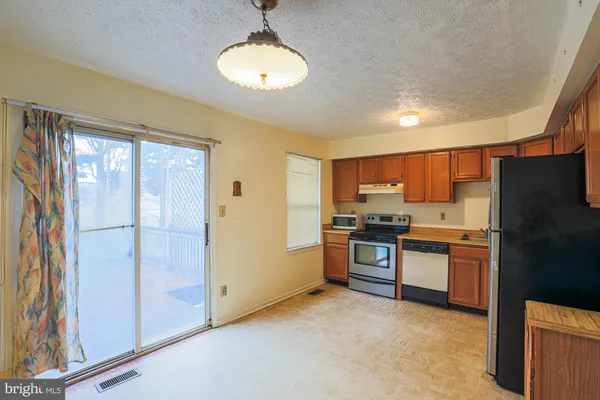 $225,000 | 537 Park Manor Circle, Unit 14, Bel Air, MD 21014