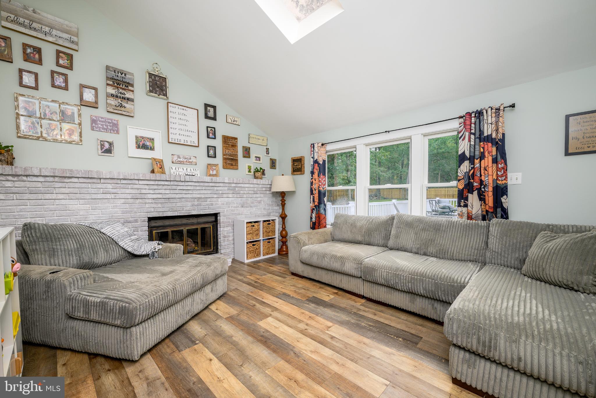 453 Stage Road Little Egg Harbor, NJ 08087 - Photo 27 of 54 Cozy living space with natural light.