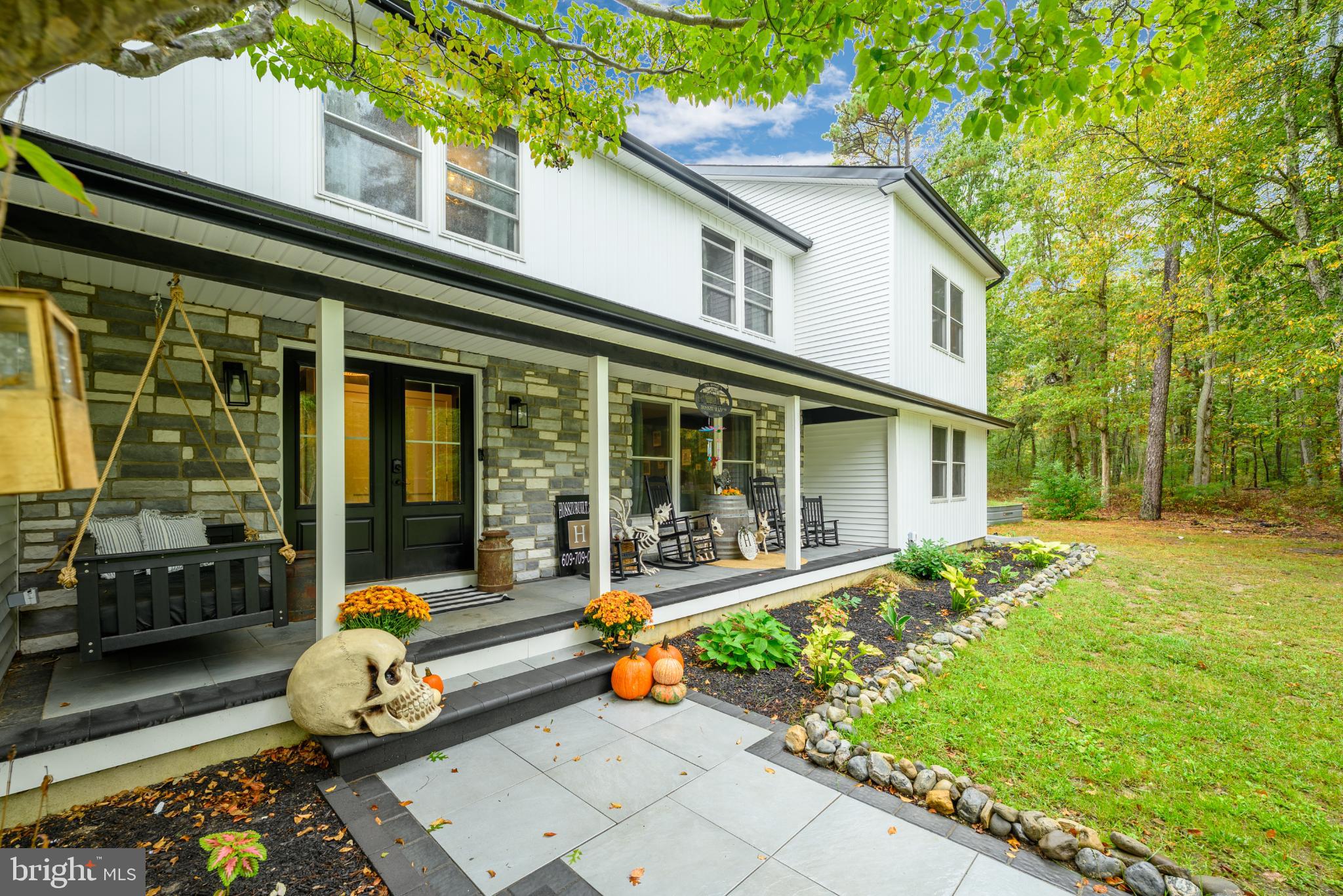 453 Stage Road Little Egg Harbor, NJ 08087 - Photo 5 of 54 Charming home with autumnal touches.
