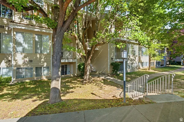 $315,000 | 650 South Main Street, Unit 6306, Bountiful, UT 84010