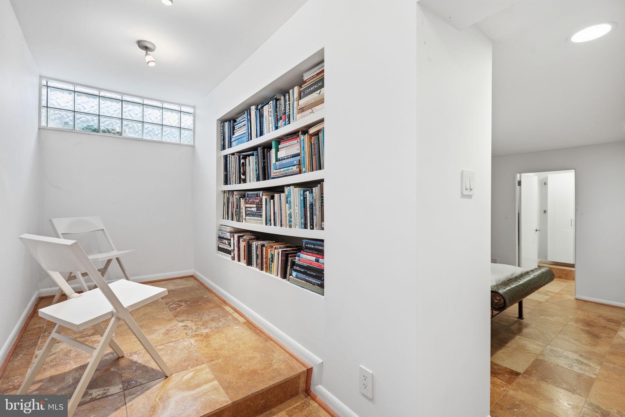 4100 Cathedral Avenue Northwest, Unit 615 Washington, DC 20016 - Photo 21 of 48 Reading Nook