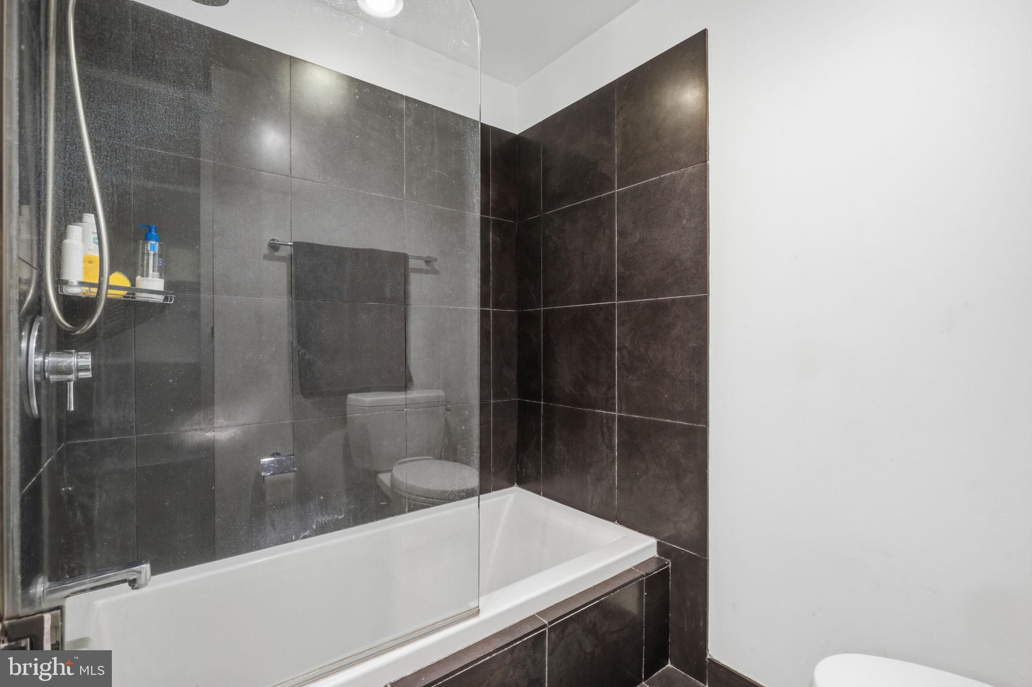 4100 Cathedral Avenue Northwest, Unit 615 Washington, DC 20016 - Photo 34 of 48