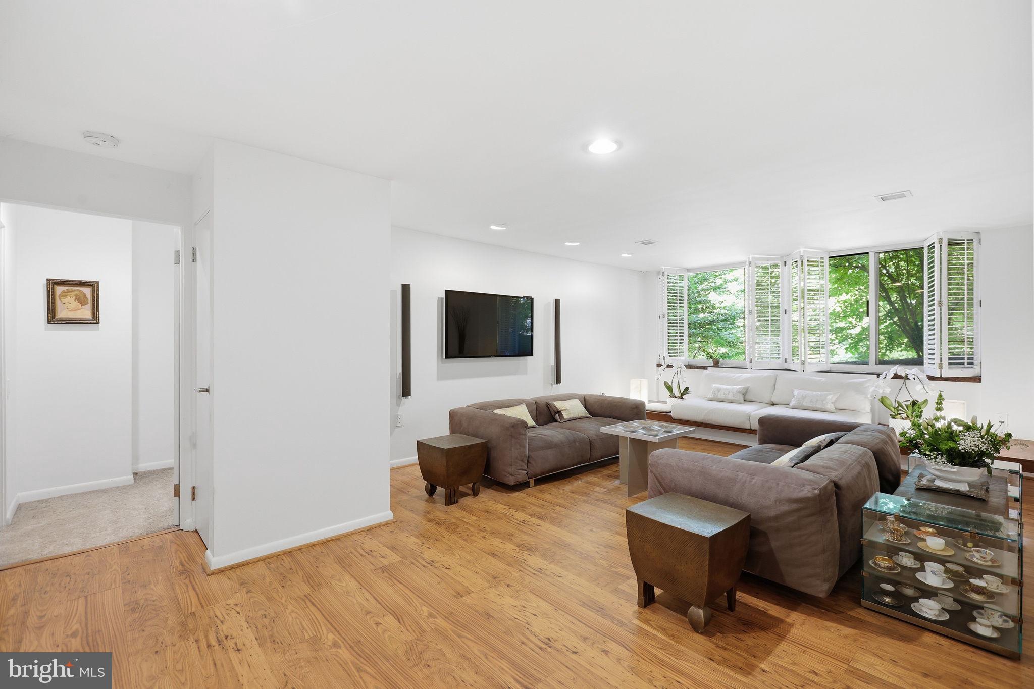 4100 Cathedral Avenue Northwest, Unit 615 Washington, DC 20016 - Photo 8 of 48