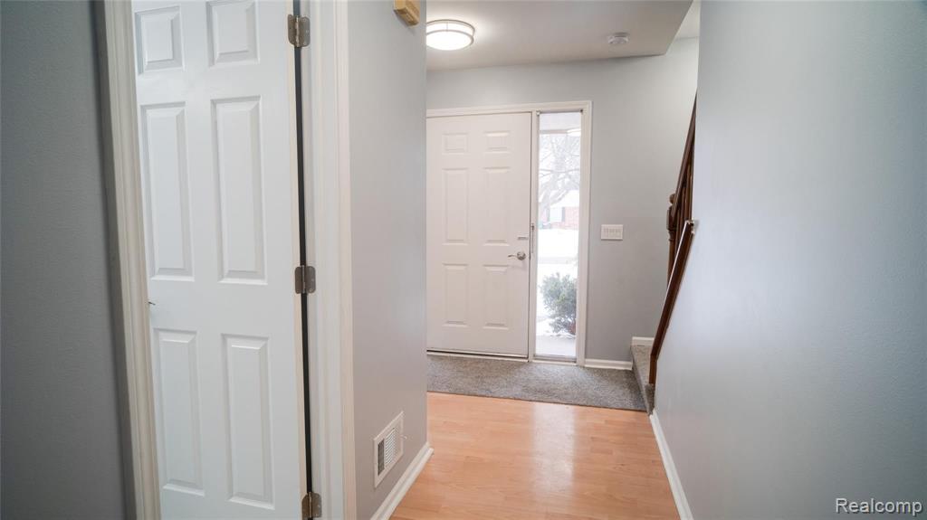45930 Cider Mill Road Novi, MI 48374 - Photo 7 of 41