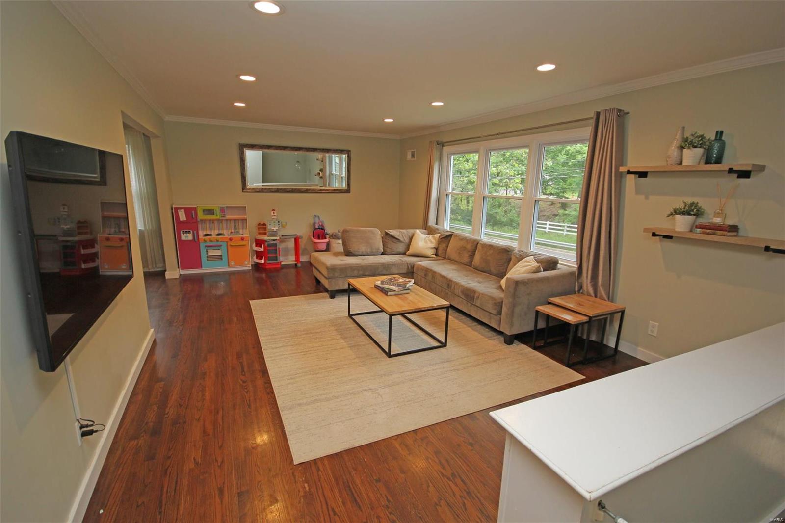 709 Edgar Road St. Louis, MO 63119 - Photo 2 of 35 Gallery Image 2