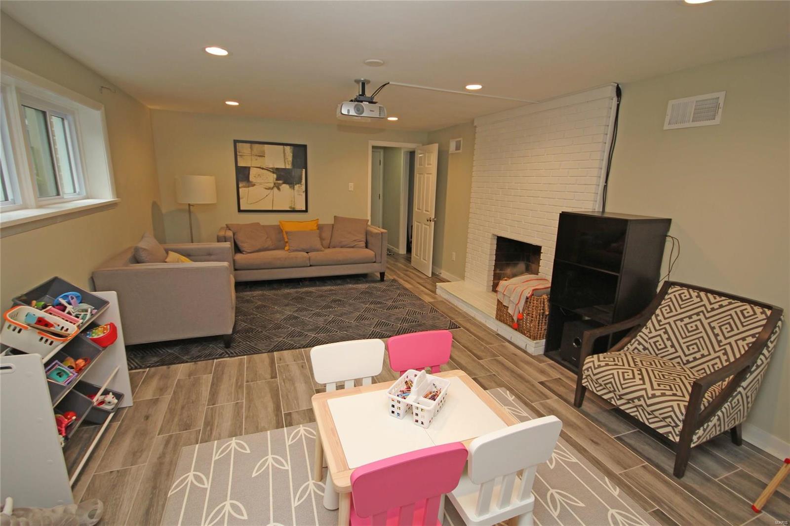 709 Edgar Road St. Louis, MO 63119 - Photo 24 of 35 Gallery Image 24