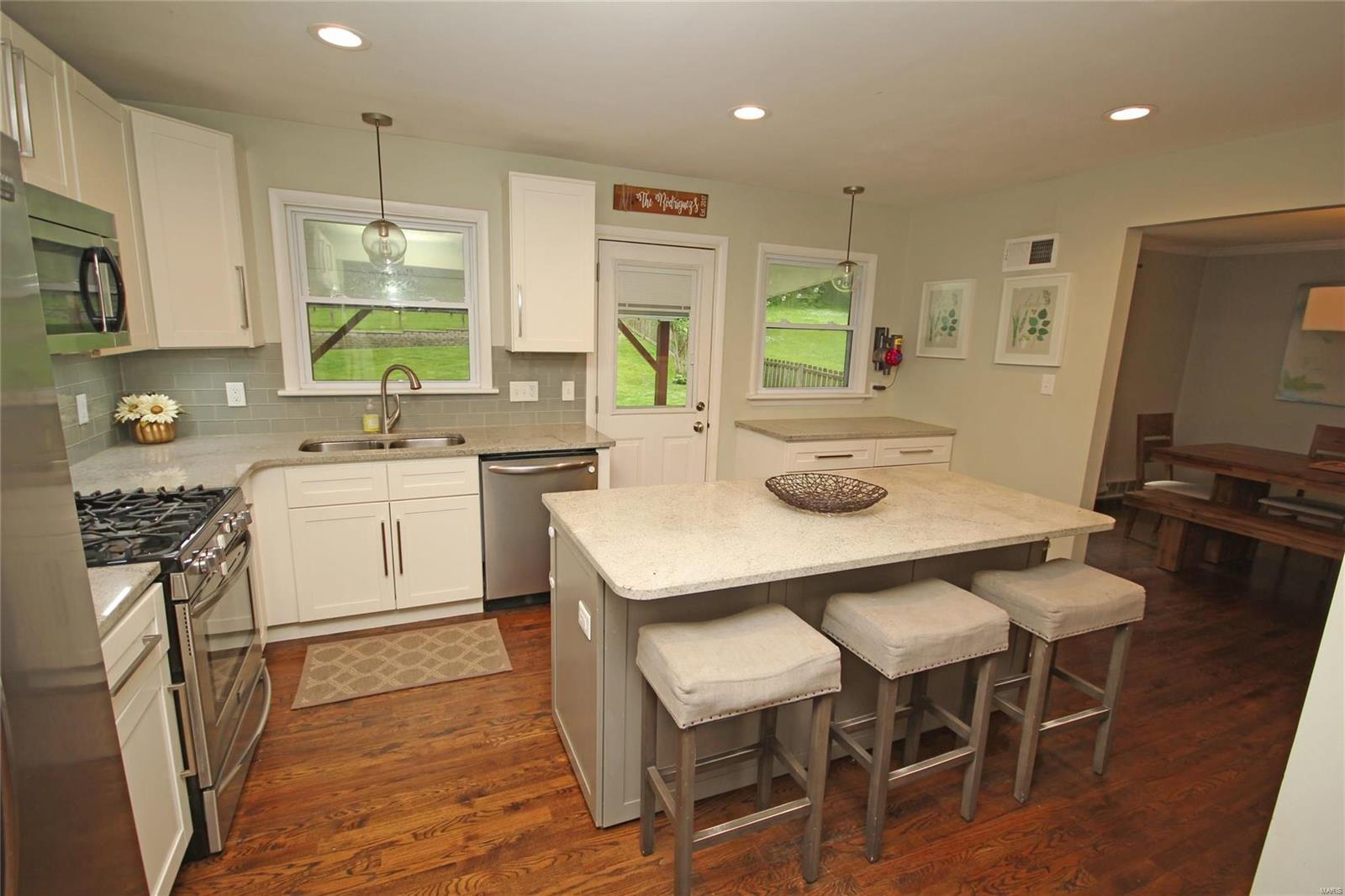 709 Edgar Road St. Louis, MO 63119 - Photo 5 of 35 Gallery Image 5