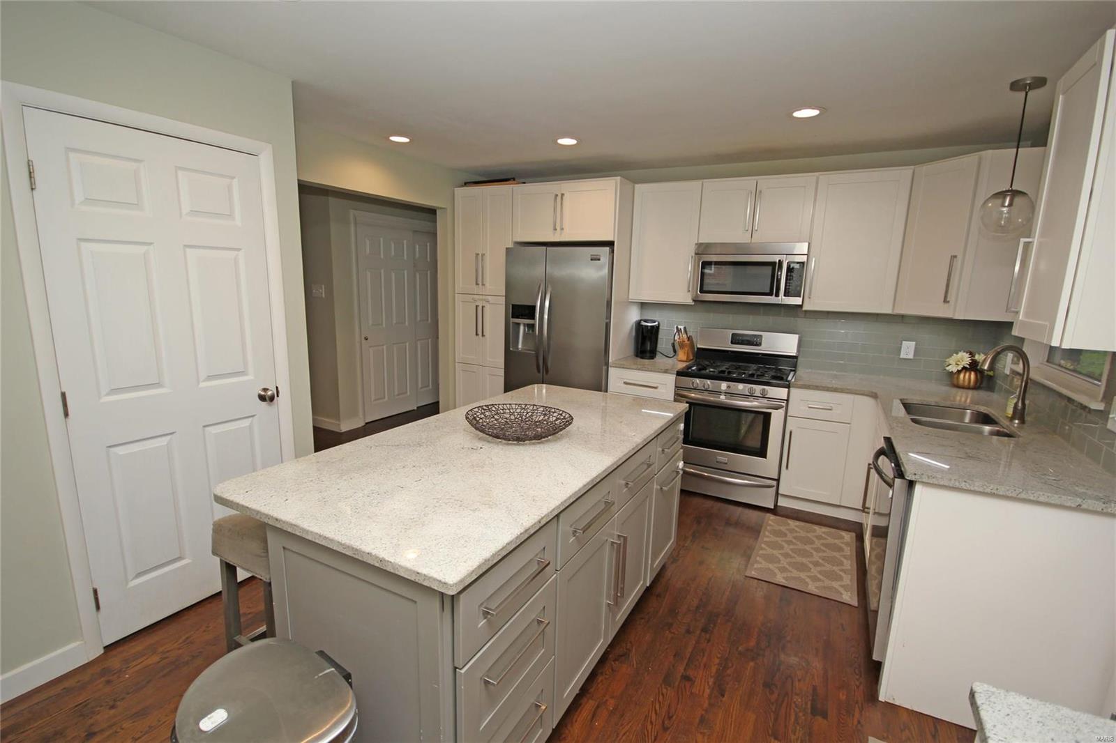 709 Edgar Road St. Louis, MO 63119 - Photo 8 of 35 Gallery Image 8
