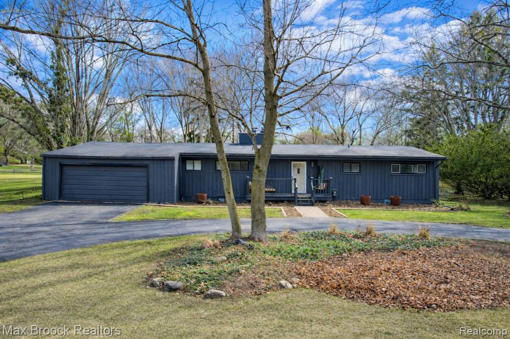 32700 Evergreen Road Beverly Hills, MI 48025 - Photo 1 of 1