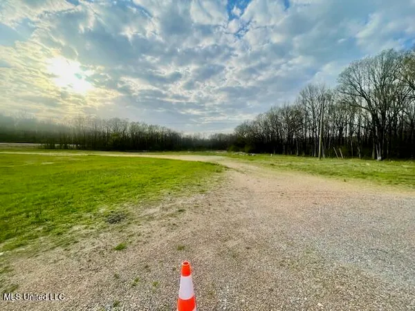 $259,000 | 15763 Highway 4, Senatobia, MS 38668