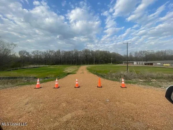 $259,000 | 15763 Highway 4, Senatobia, MS 38668