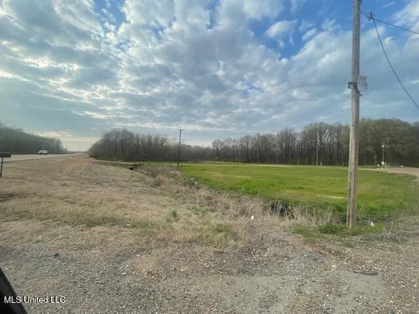 $259,000 | 15763 Highway 4, Senatobia, MS 38668