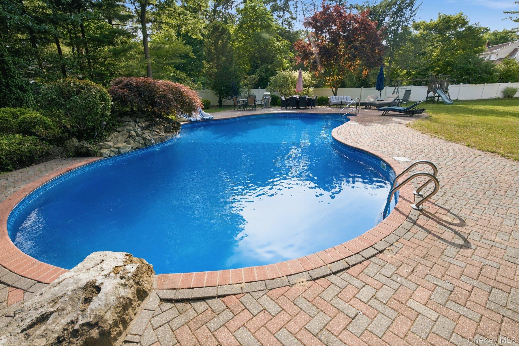 830 Terry Road Hauppauge, NY 11788 - Photo 4 of 27