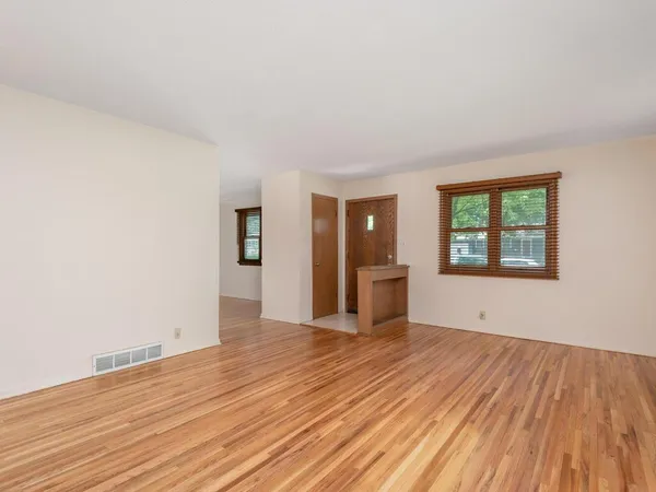 $2,950 | 6321 Wilryan Avenue, Edina, MN 55439