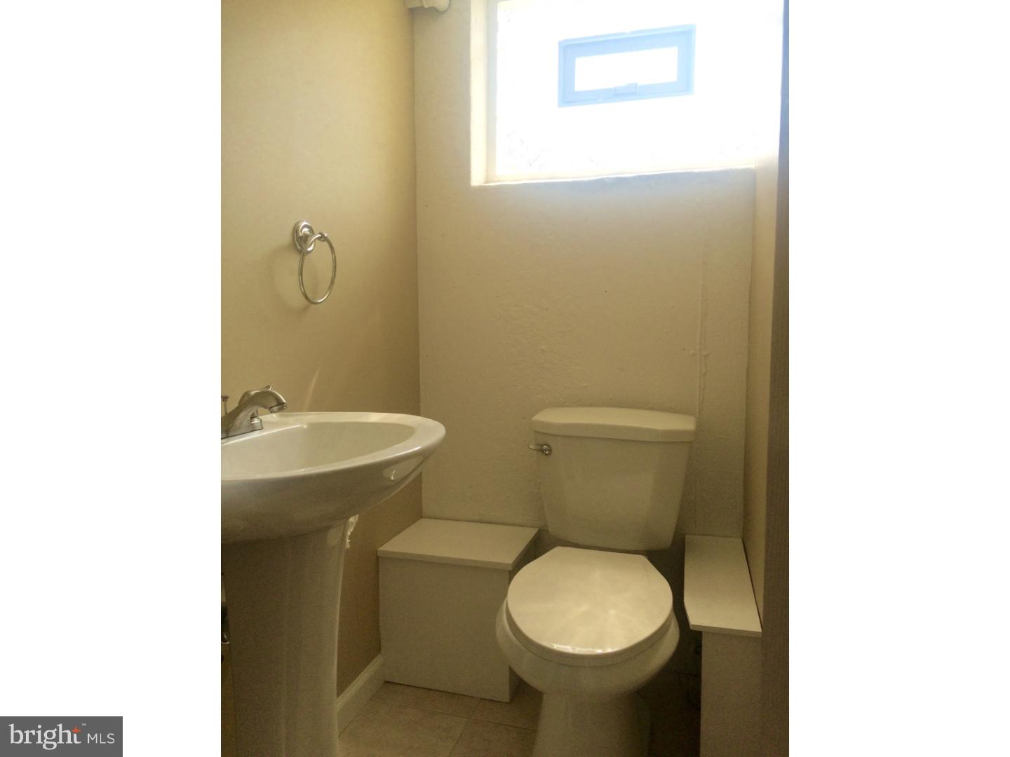 12559 Chilton Road Philadelphia, PA 19154 - Photo 10 of 14 Half Bath