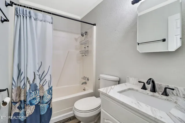 $260,000 | 114 Lakeshire Drive, Crossville, TN 38558